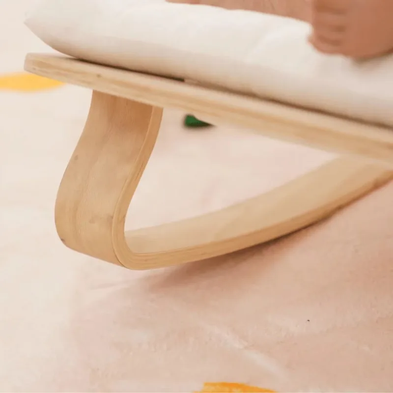 Fotelik bujany dla niemowląt M – Baby Nursery Rocking Chair recenzja i cena